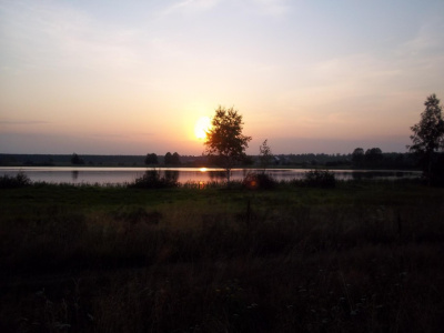 wieczor nad jeziorom