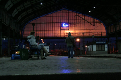 dworzec nocą