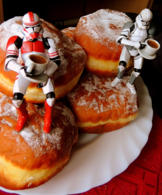 pączki i kawa
