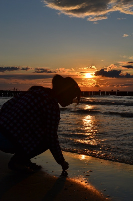 Czy narysuje serce na piasku?