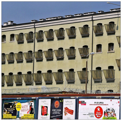 wolność oknami...reklam się mierzy