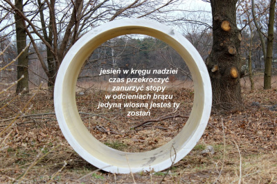 do niej