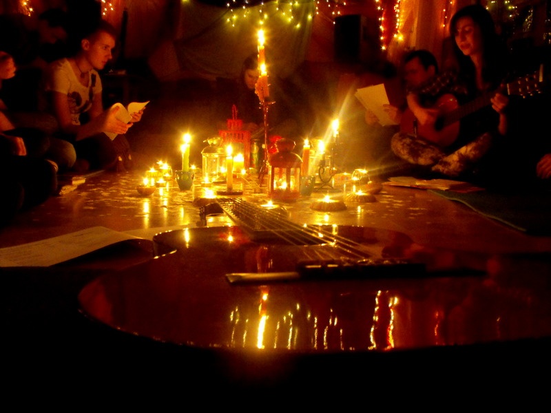 "wskocz w pudło gitary"