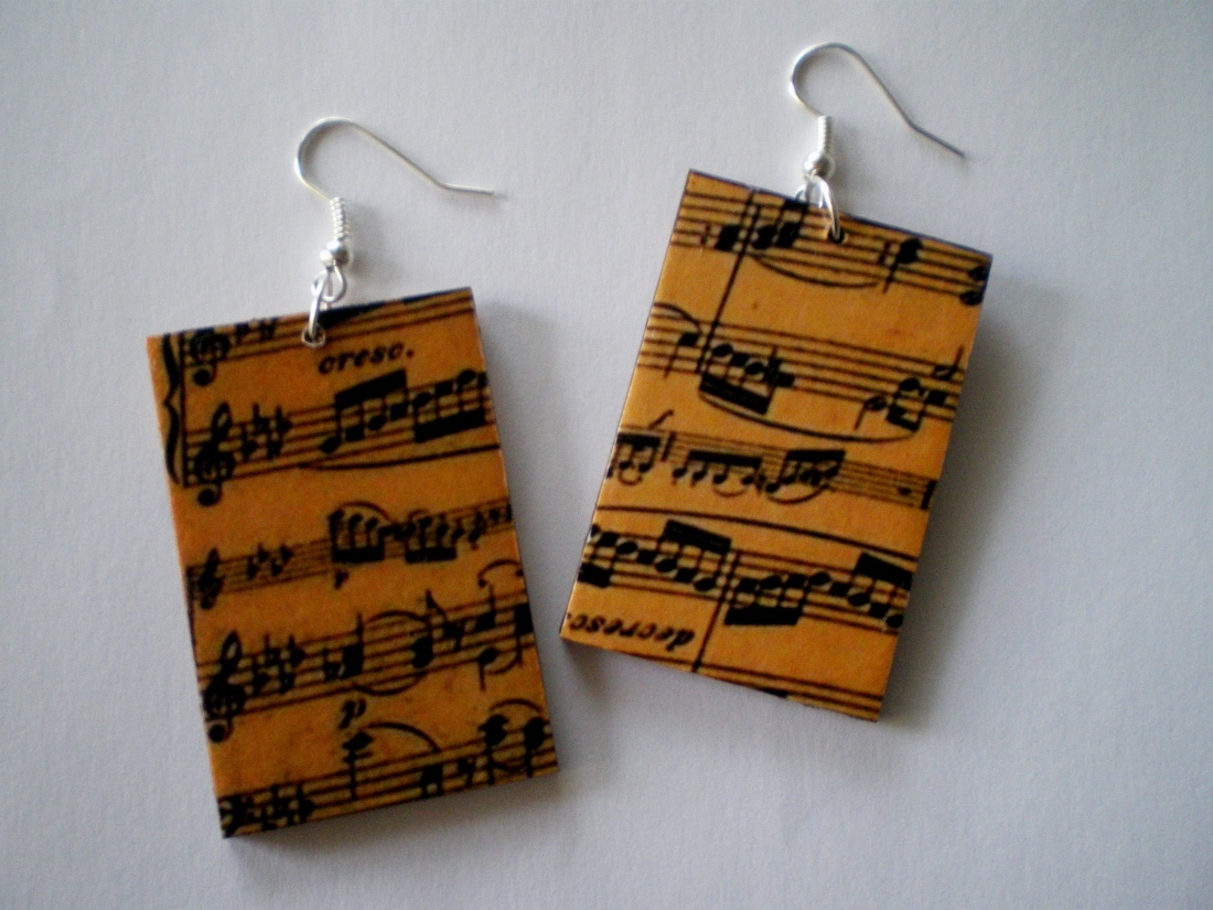 kolczyki - pięciolinia z nutami