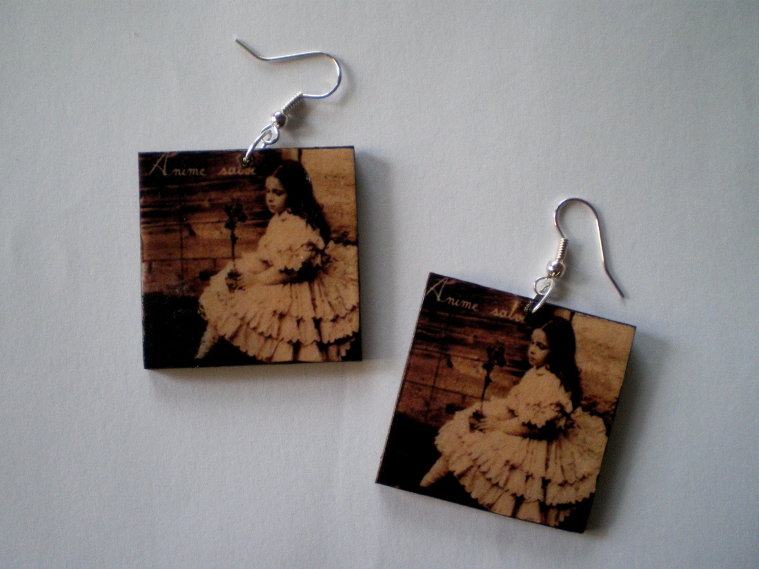 kolczyki: Słuchaj dzieweczko - ona nie słucha