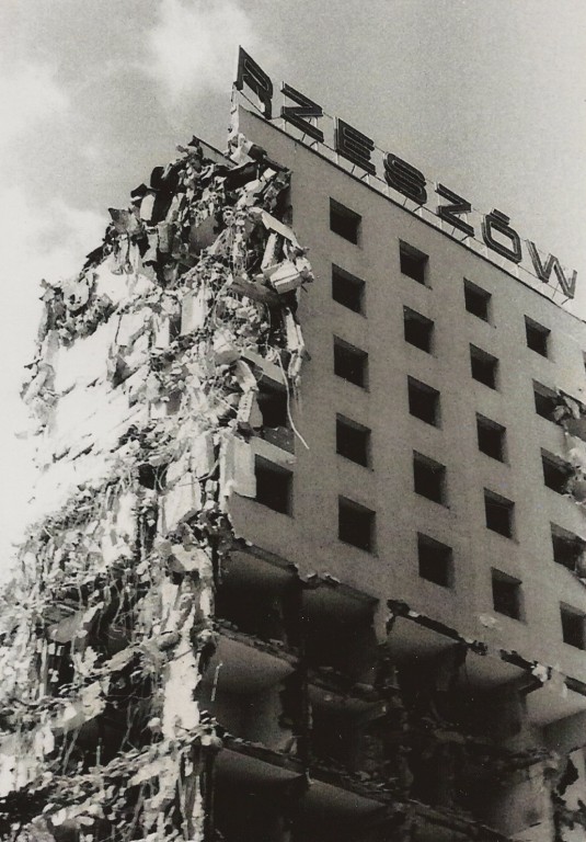 Rzeszów - Hotel Rzeszów w rozbiórce