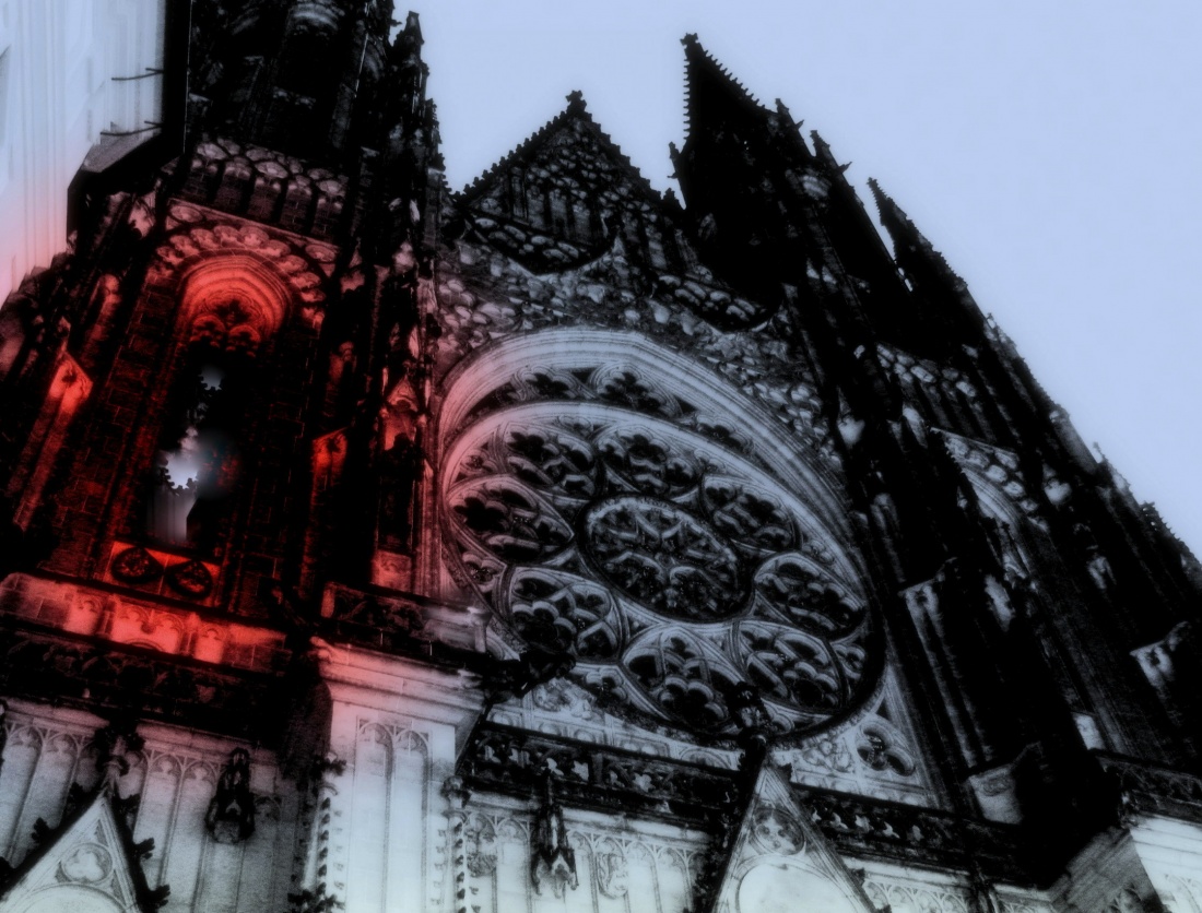 mury mają oczy i uszy