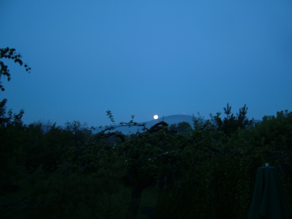 2011.05.17 godz.4.17 z cyklu "niebo w moim oknie"