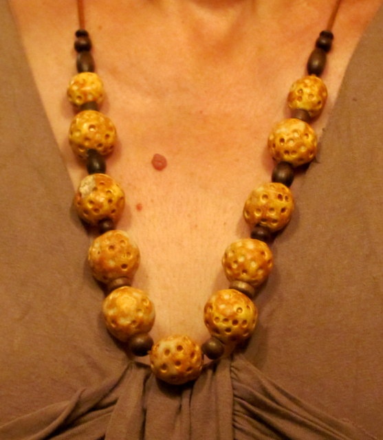 korale - ceramika i drewno