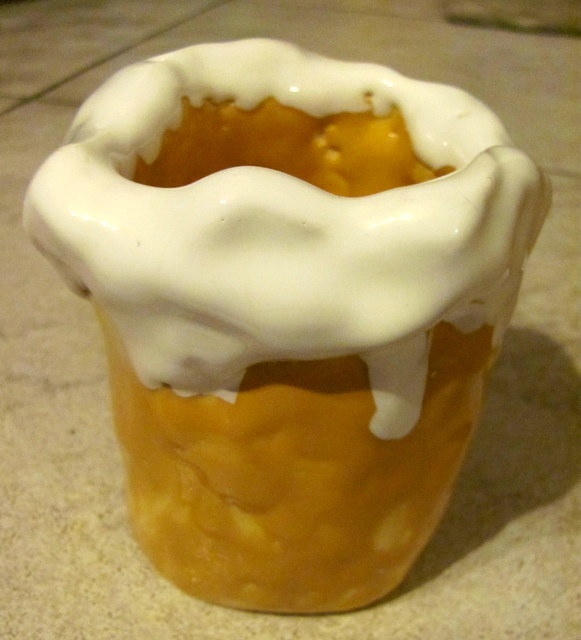 hop, szklankę z pianką