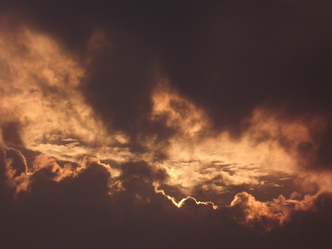 październikowe chmury (dość mroczne)