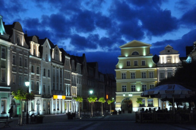 miasto nocą
