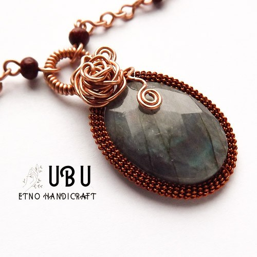 miedziany naszyjnik z labradorytem i drewnianymi koralikami, zd.2