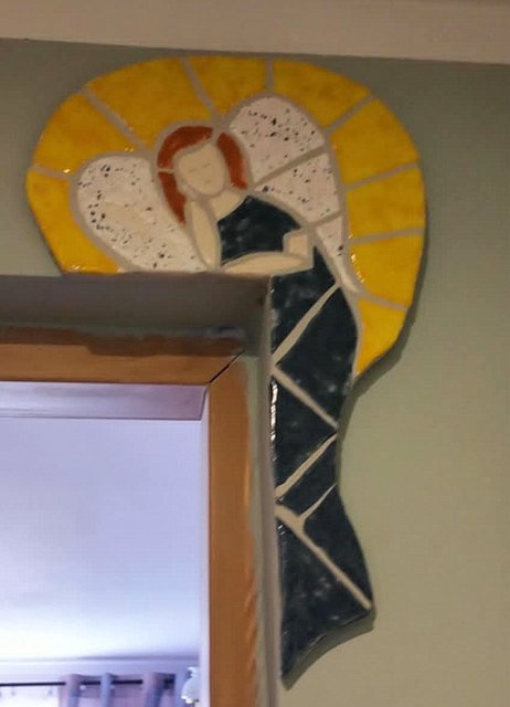 Aniołek "wejściowy" - to moja najnowsze mozaika (zdjęcie kiepskie, ale tylko takie mam, bo już oddany :)